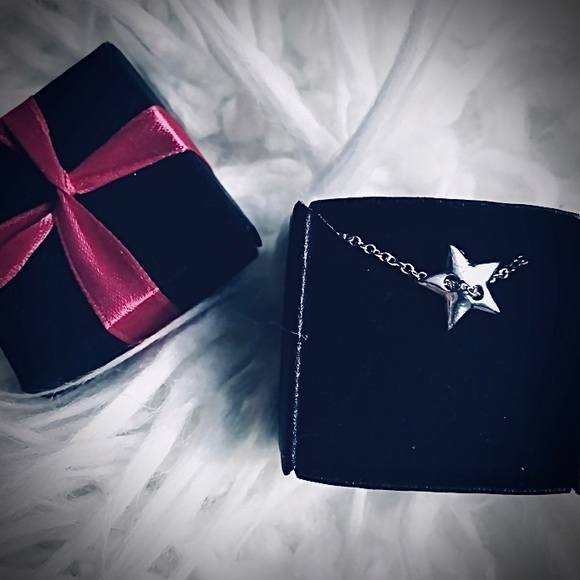 Avon Star Pendant Necklace - Picture 1 of 5